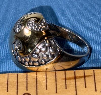 Designer 2-Tone .925 Sterling Silver Octopus Dome Ring Size-9 13.3 Grams in VG Preowned Condition.