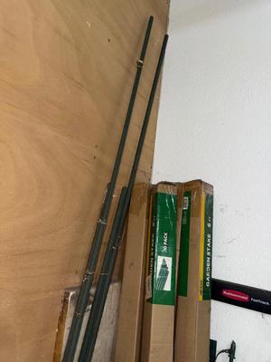 G46-Posts and stakes
