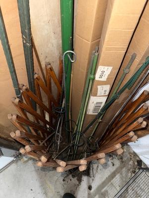 G46-Posts and stakes