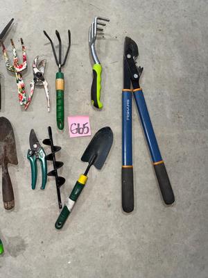 G65-gardening tools