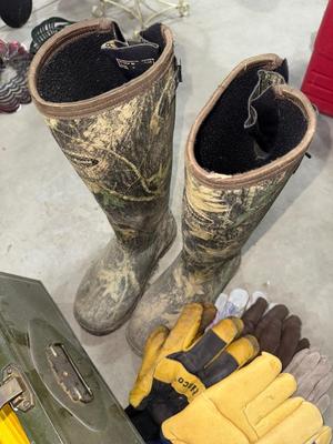 G68-mud boots, work gloves, plus extras