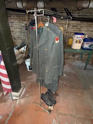 D1-military clothing plus garment rack