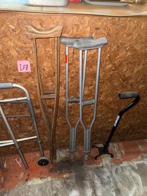 D7-Walker, crutches and cane