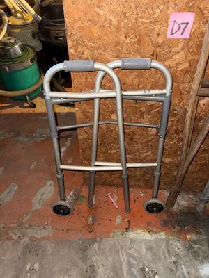 D7-Walker, crutches and cane
