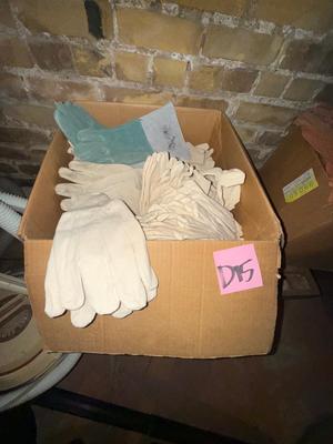 D15-large box of work gloves