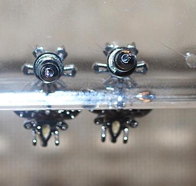 "Bee & Green Center Star" Earrings Set (¾") with Stud Clasp