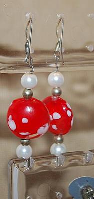 Red & White Flattened Globes Earrings Set (1½") with White Faux Pearls on a Wire Hook Clasp