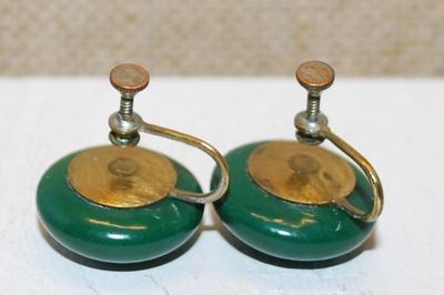 VINTAGE 1937 Round GREEN Opaque Earrings ( ¾" Circ.) with Screw-In Clasp