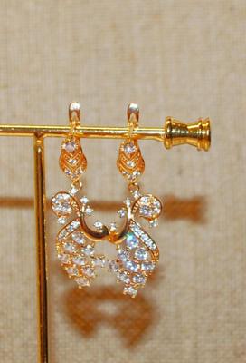 Graphic Designed "Grape Bunch" Earrings Set (1½" x ½") with an English Lock Clasp