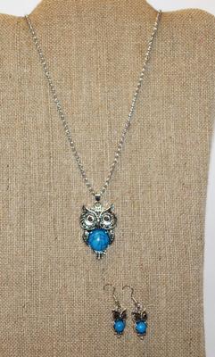 "Blue Belly" Owl PENDANT (1½" x 1") AND Earrings (1" x ½") Set on a Silver Tone Necklace Chain 27" L