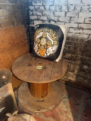 D109-bow hunter target and large spool