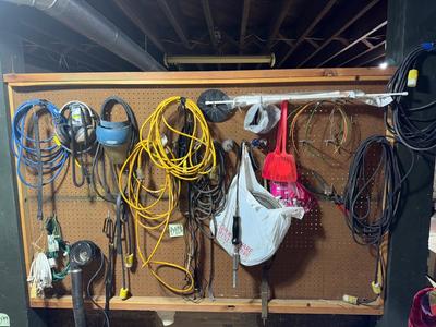 D100-pegboard contents only