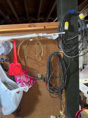 D100-pegboard contents only