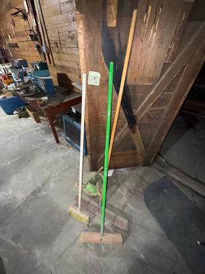 D92-Brooms