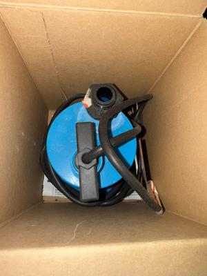 D83-miscellaneous flat with pump