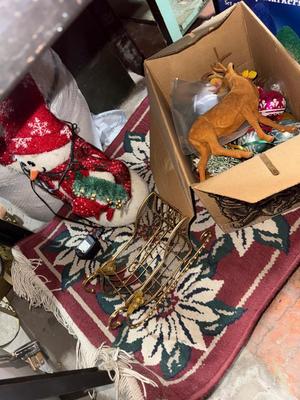 D76-holiday decor