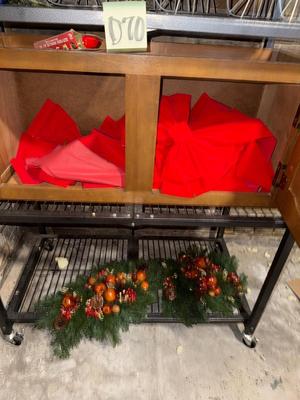 D70-large Christmas decor lot