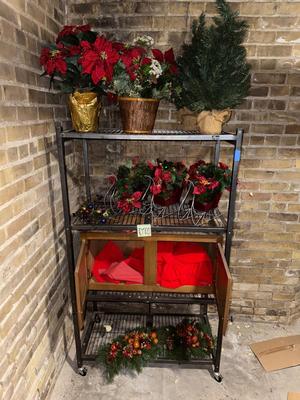 D70-large Christmas decor lot