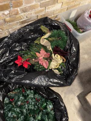 D69-Christmas decor