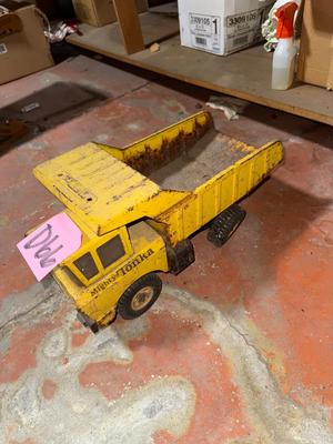 D66-Tonka truck