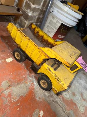 D66-Tonka truck