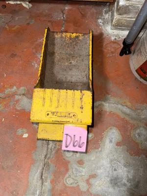 D66-Tonka truck