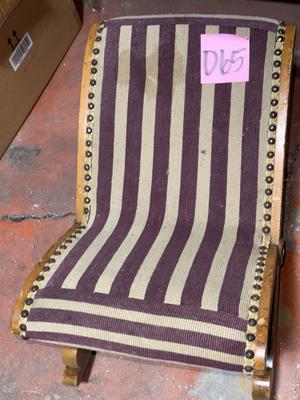 D65-small furniture item