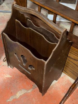 D61-shelves and magazine rack