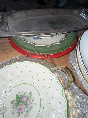 D48-glassware and decorative plates