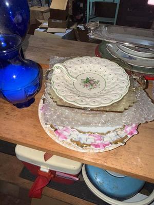 D48-glassware and decorative plates
