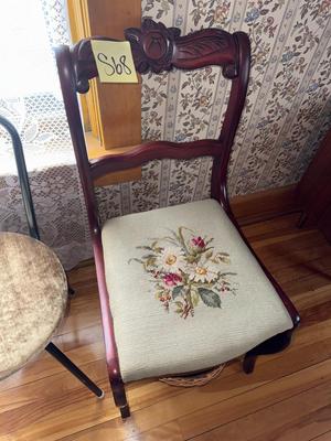 S68-Chairs + basket