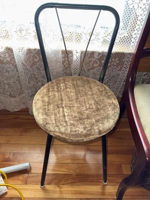 S68-Chairs + basket
