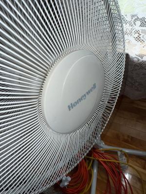 S67-Fan and extension cords