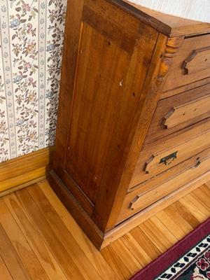 S64-Dresser