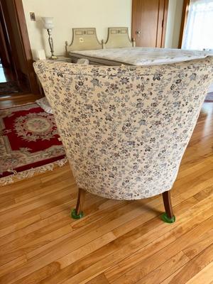 S43-Beautiful floral arm chair
