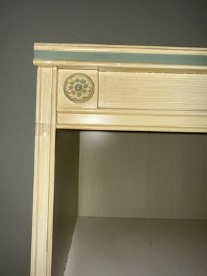 S42-shelf with storage