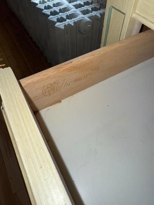 S42-shelf with storage