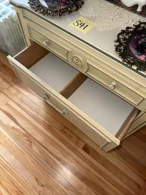S42-shelf with storage