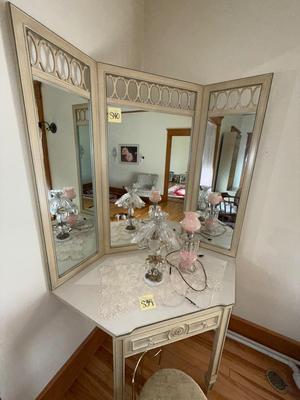 S40-corner vanity with stool