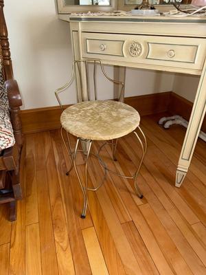 S40-corner vanity with stool