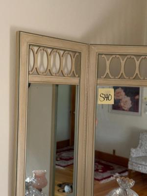 S40-corner vanity with stool