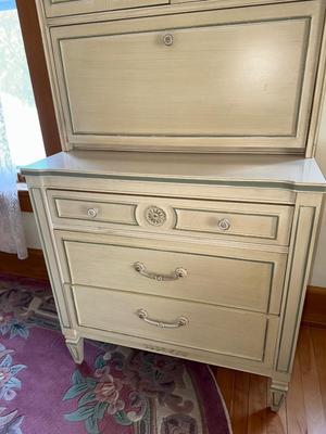 S36-Storage/desk