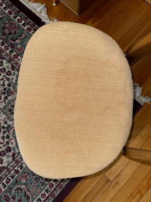 S7-Beautiful desk with chair
