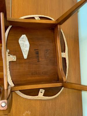 S7-Beautiful desk with chair