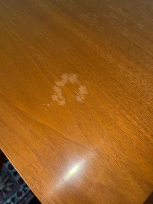 S7-Beautiful desk with chair