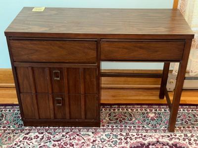 S5-small desk
