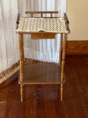 Sale Photo Thumbnail #59: T3-room divider, and small table

50 inches tall
Each panel is 16 inches 
48 inches long