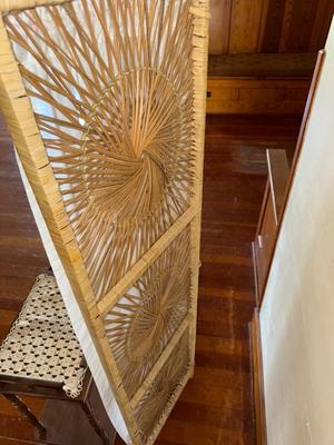 Sale Photo Thumbnail #58: T3-room divider, and small table

50 inches tall
Each panel is 16 inches 
48 inches long