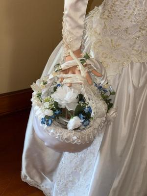Sale Photo Thumbnail #62: T2-mannequin and wedding dress