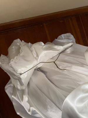 Sale Photo Thumbnail #65: T2-mannequin and wedding dress